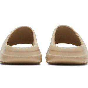 Yeezy Release Date 04-26-2021 ,Designer Kanye West, color Bone .